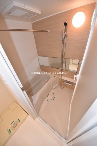 アンビシャス鎗屋町の浴室