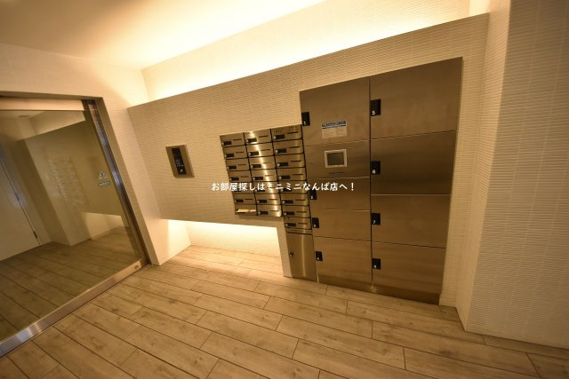 アンビシャス鎗屋町のエントランス
