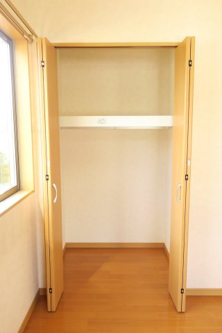 アド・フォの収納|2階北東側6帖洋室収納