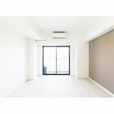 【居間・リビング】 | ＡＲＴＥＳＳＩＭＯ　ＧＬＥＩＳ | 洋室のお部屋です。