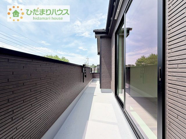 【バルコニー】 | つくばみらい市伊奈東41番　新築戸建　B号棟 | あたたかな光が差し込む、南向きのバルコニー(#^^#)