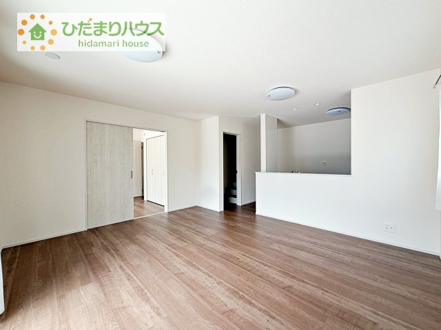 【居間・リビング】 | つくばみらい市伊奈東41番　新築戸建　B号棟 | お友達や親戚とホームパーティもいいですね(*^^*)