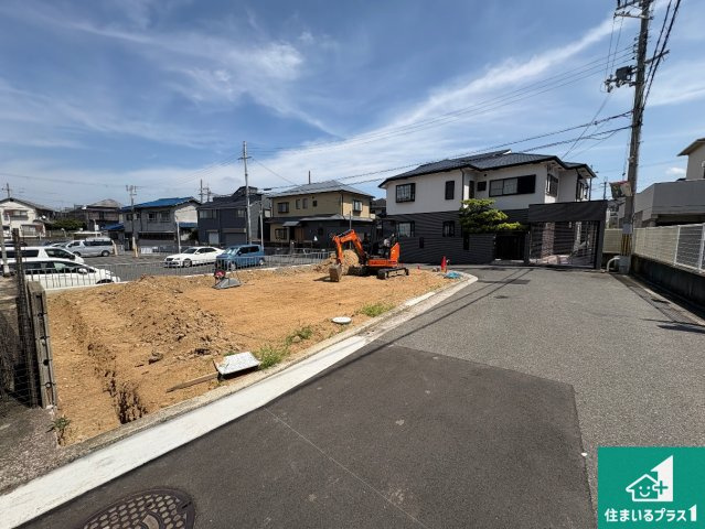 堺市東区日置荘西町　新築一戸建ての外観|周辺は落ち着いた街並みの住宅地！子育てがしやすい住環境です！まだ未完成ですが、現地でしかわからない事もございます。是非一度ご覧ください。