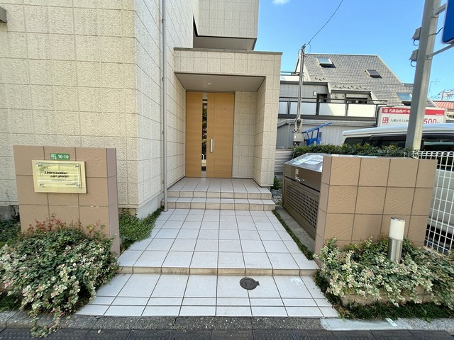 レオガーデンのエントランス|キレイなエントランス★オートロック★