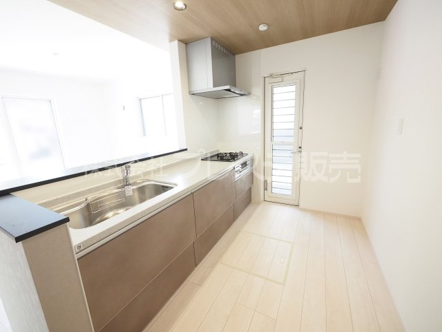 奈良市五条畑１丁目の新築一戸建 全２区画のキッチン|現地写真（２号地キッチン）人気の対面キッチン♪
