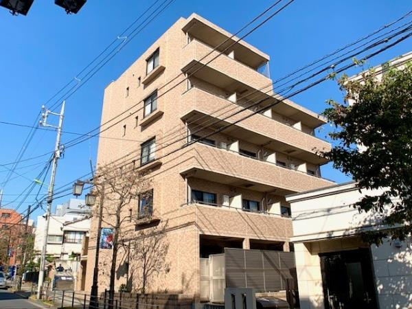 ティアラ三軒茶屋の外観|外観は落ち着いています