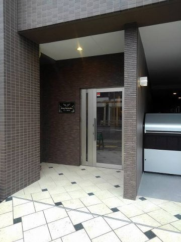 ウイング横須賀のエントランス