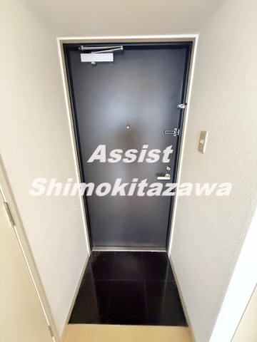 サニーハイマート下北沢の玄関