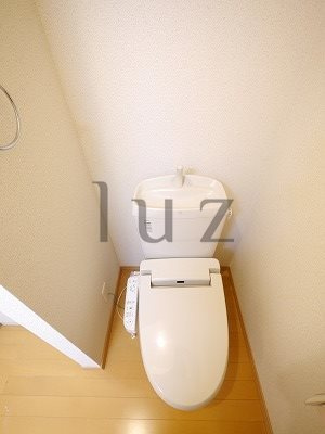 リトルフォレストのトイレ|温水洗浄便座完備のトイレ