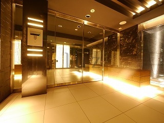 グランドガーラ横濱元町のエントランス