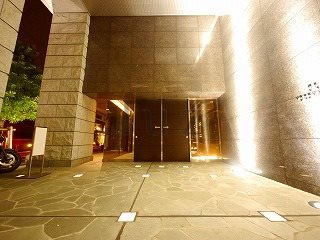 グランドガーラ横濱元町のエントランス