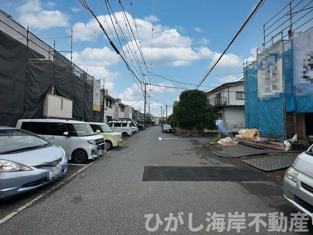 茅ケ崎市常盤町　新築戸建　全3棟の前面道路含む現地写真|9月8日撮影　建築中　現地外観