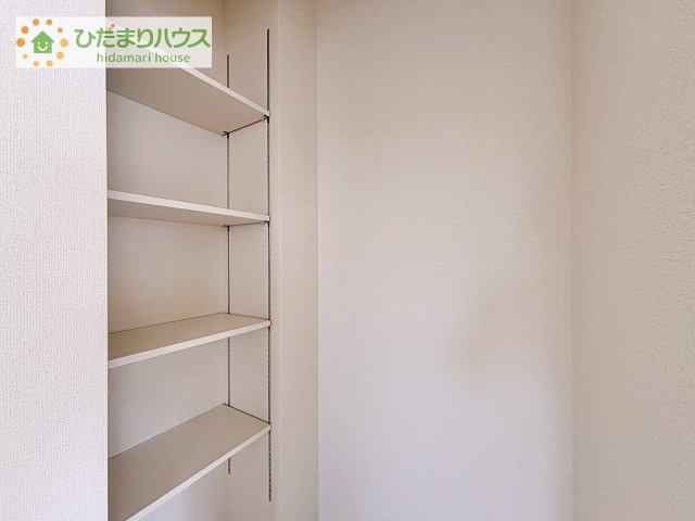 【収納】 | 土浦市小岩田東2丁目6期　新築戸建　2号棟 | パントリー完備で散らかりがちなキッチン回りもラクラクお片付けできちゃいます！(*^-^*)