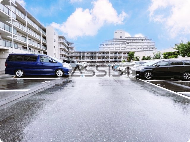 メゾンフォレストの駐車場