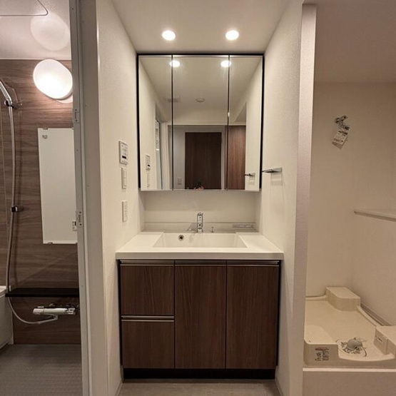 【洗面所】 | ※写真は同タイプ住戸です。