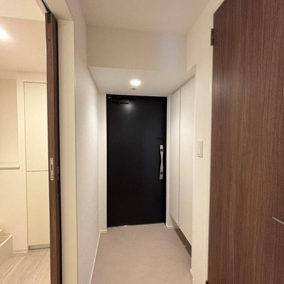 【玄関】 | ※写真は同タイプ住戸です。
