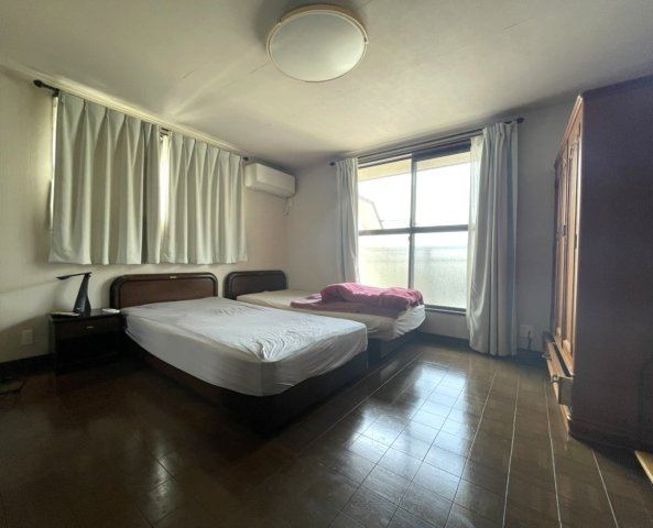 高松町　戸建の洋室
