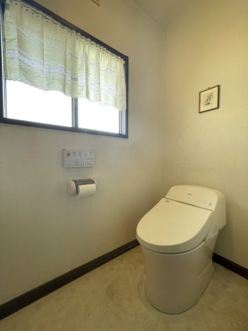高松町　戸建のトイレ