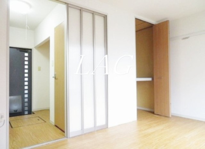 【居間・リビング】 | サルーテ白山 | 洋室のお部屋です。