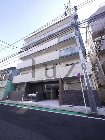 トゥットフェリーチェ横浜の外観