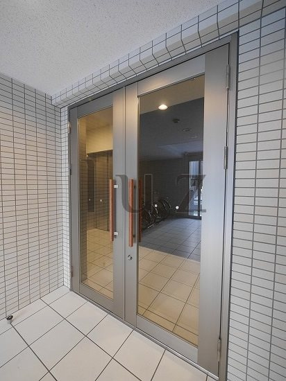 トゥットフェリーチェ横浜のエントランス