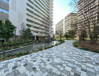 ＨＡＲＵＭＩ　ＦＬＡＧ　ＳＵＮ　ＶＩＬＬＡＧＥ　Ｄ棟のその他共用部分