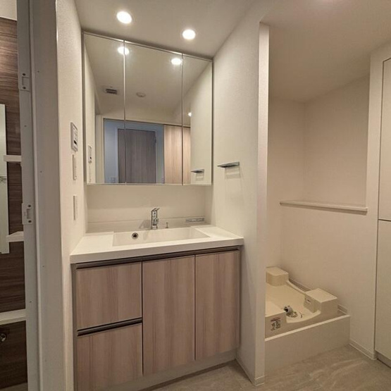 【洗面所】 | ※写真は同タイプ住戸です。