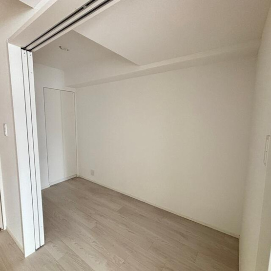 【居間・リビング】 | ※写真は同タイプ住戸です。