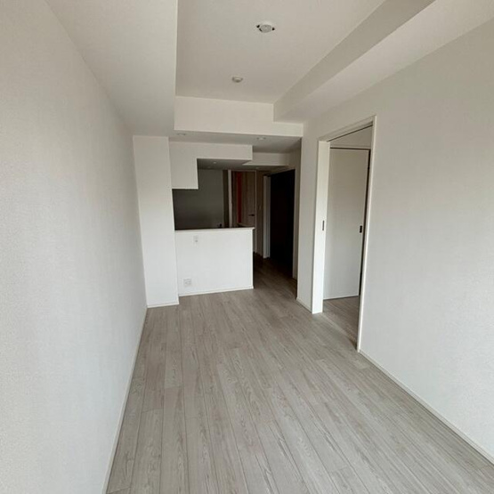 【居間・リビング】 | ※写真は同タイプ住戸です。