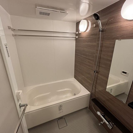 【浴室】 | ※写真は同タイプ住戸です。