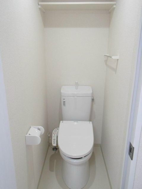 杉並区高円寺南１丁目の賃貸マンションのトイレ