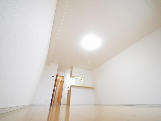 ジェルメ中山Ｂの居間・リビング|使いやすいリビングです