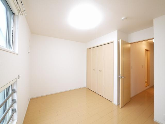 ジェルメ中山Ｂの寝室|ゆとりの広さです
