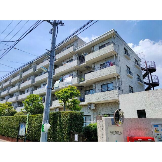 【外観】 | メゾンフォレスト | 鉄筋コンクリート造のがっちりとした建物。