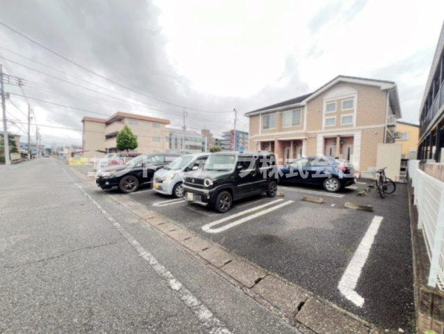 ミニョンⅠの駐車場|高崎、前橋のお部屋探しはエンドスケープまで！お客様の理想お聞かせ下さい♪