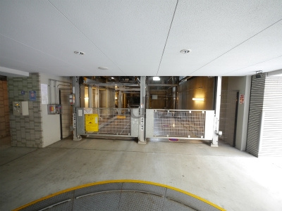 グランドガーラ横濱万世町の駐車場