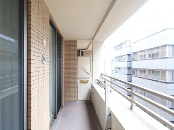 エフローレ日本橋（8階部分）／仲介手数料無料／新規フルリノベーションのバルコニー