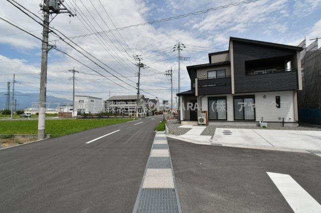 中央市井之口の新築一戸建の周辺|西側道路状況南から撮影