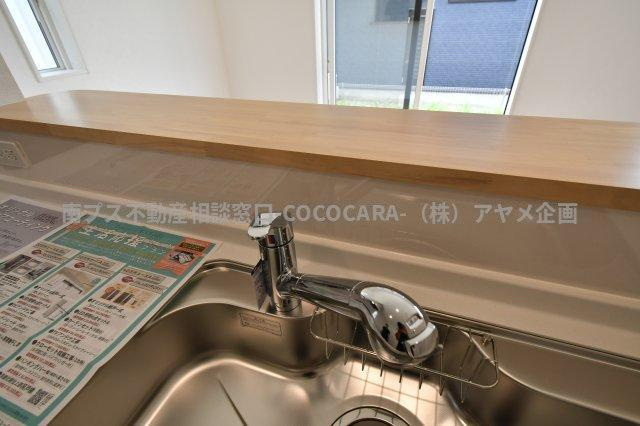 中央市井之口の新築一戸建のキッチン|シンク浄水器水栓