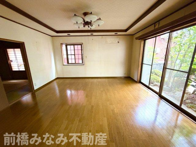 【中古】高崎市倉賀野町　５LDK＋Sの居間・リビング|こちらの居間で趣味の時間をお楽しみください