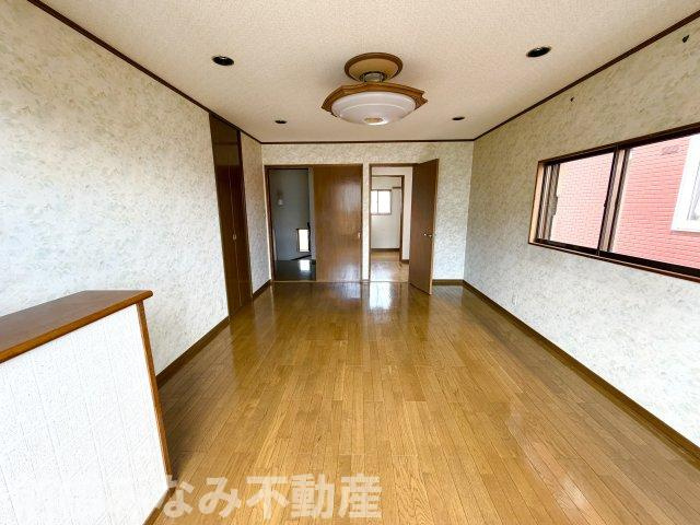 【中古】高崎市倉賀野町　５LDK＋Sの洋室|コンパクトで使いやすい洋室です