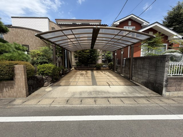 【中古】高崎市倉賀野町　５LDK＋Sの外観|カーポート駐車2台可能です