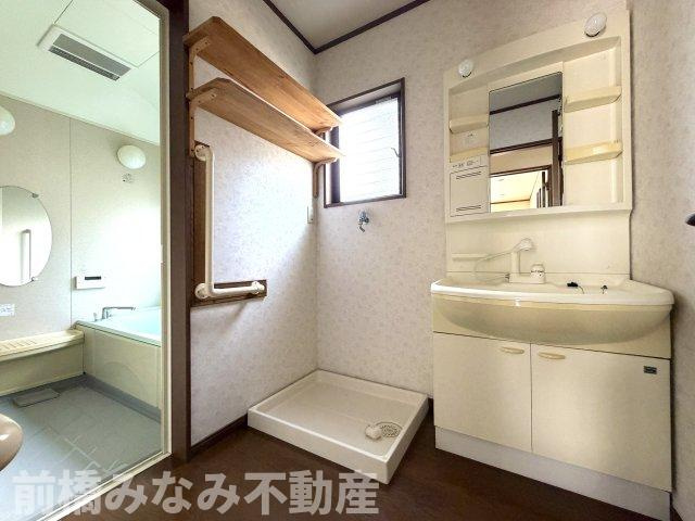 【中古】高崎市飯塚町　４LDKの独立洗面台|独立洗面台で身支度をすべて済ませてしまいましょう