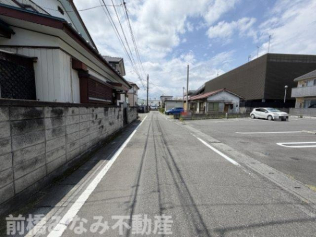 【中古】高崎市飯塚町　４LDKの前面道路含む現地写真|前面道路含む現地写真です