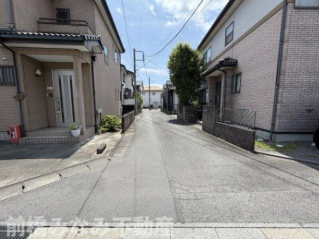 【中古】高崎市飯塚町　４LDKの前面道路含む現地写真|前面道路含む現地写真です