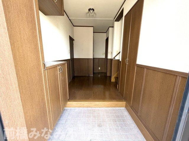 【中古】高崎市飯塚町　４LDKの玄関|落ち着いた玄関です