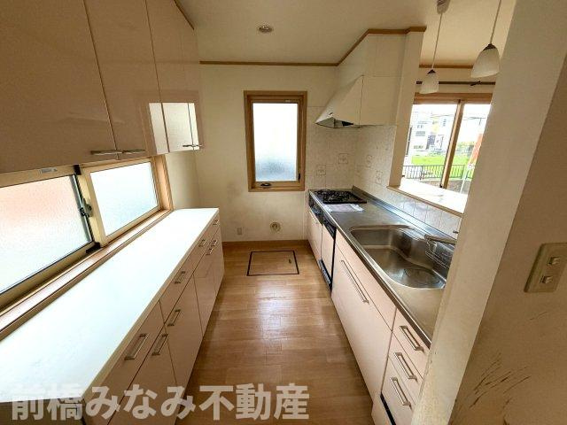 【中古】前橋市箱田町　４LDKのキッチン|コンパクトなキッチンで掃除もラクラク