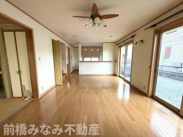 【中古】前橋市箱田町　４LDKの居間・リビング|おしゃれなリビングです