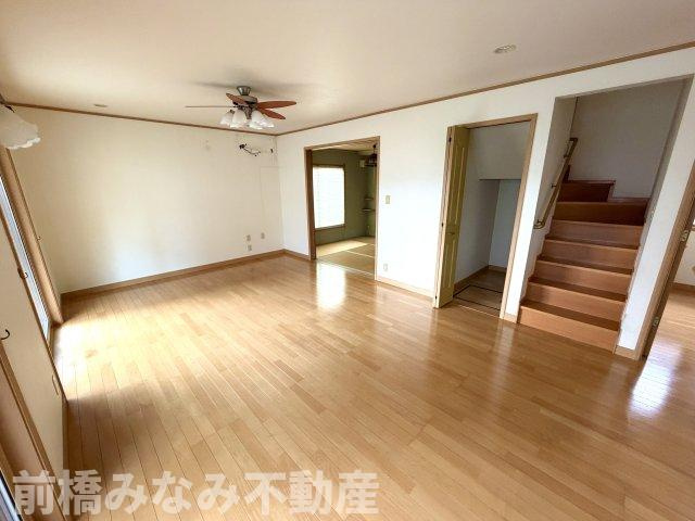 【中古】前橋市箱田町　４LDKの居間・リビング|ゆったりとした居間です