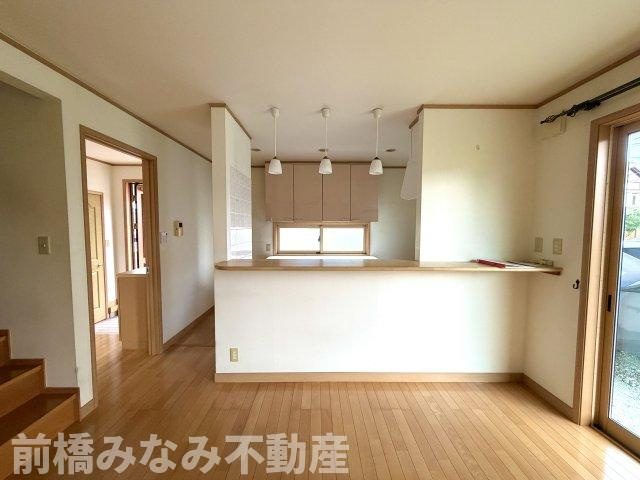 【中古】前橋市箱田町　４LDKの居間・リビング|ゆったり過ごせる居間です